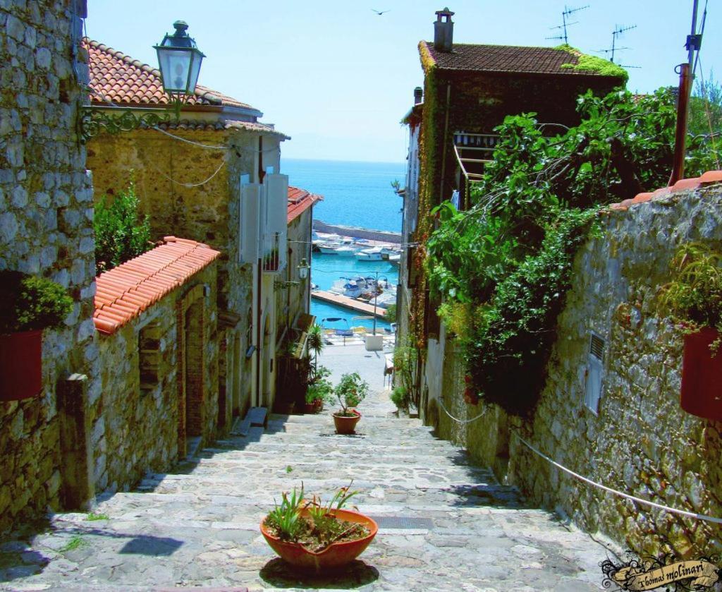شقة By The Sea In سكاريو المظهر الخارجي الصورة